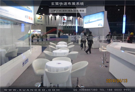玻璃展展臺(tái)搭建細(xì)節(jié)展示
